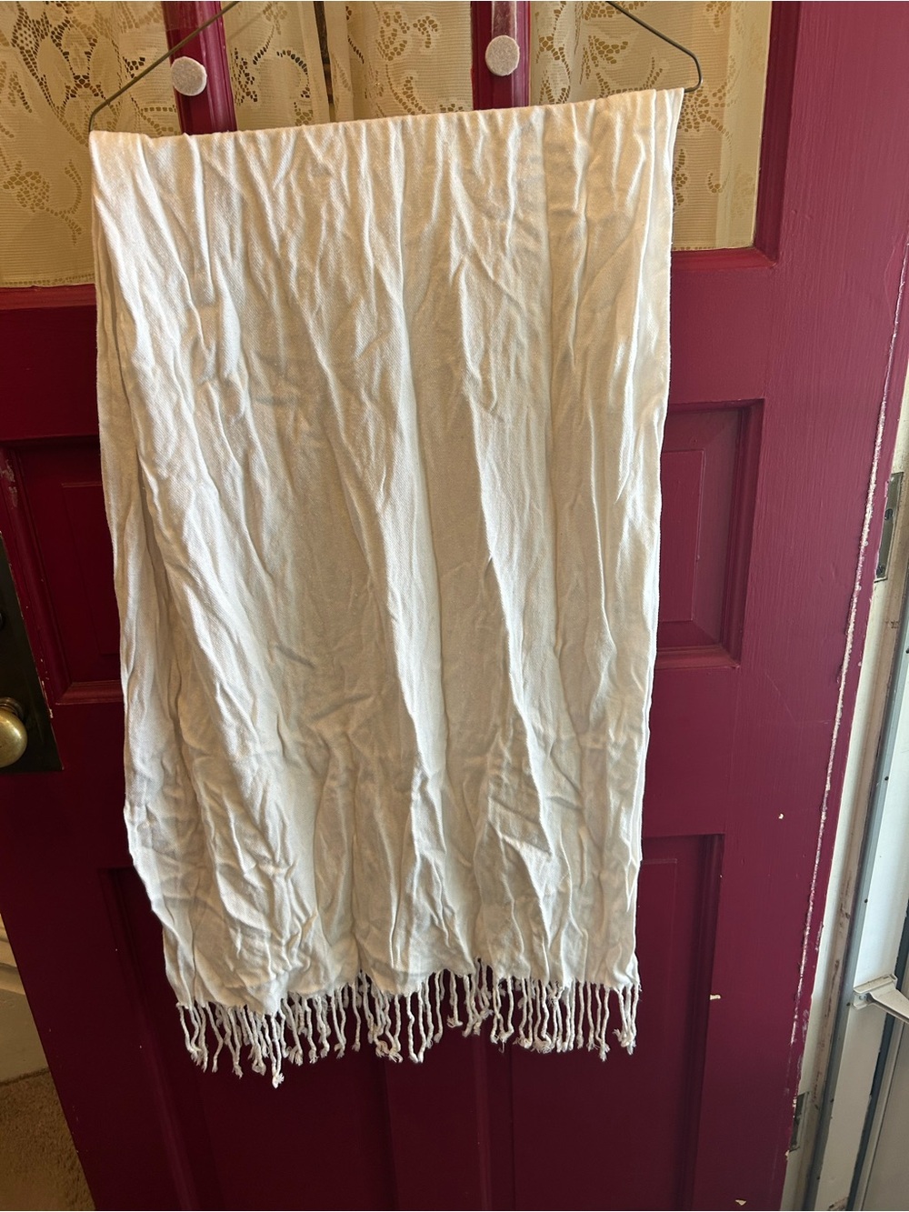 White Fringe scarf - Women's Classic Style smoke and animal free home